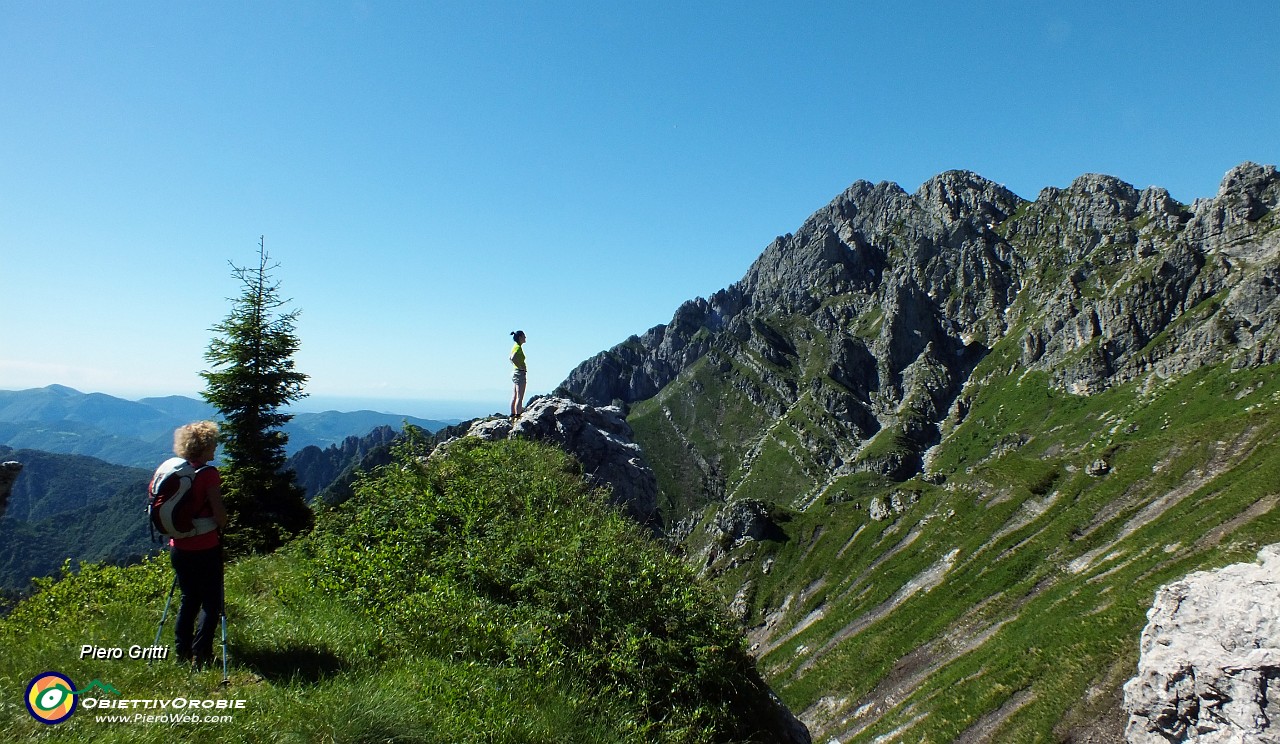 02 Vista in Alben dal Passo Brassamonti  (1755 m).JPG